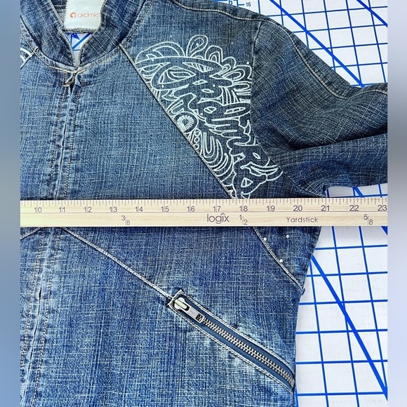 AKADEMIKS AKDMKS Y2K DENIM JACKET APPROX SZ L OPENING ON BACK POCKETS BLING - Picture 6 of 8